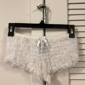 Lace short pant